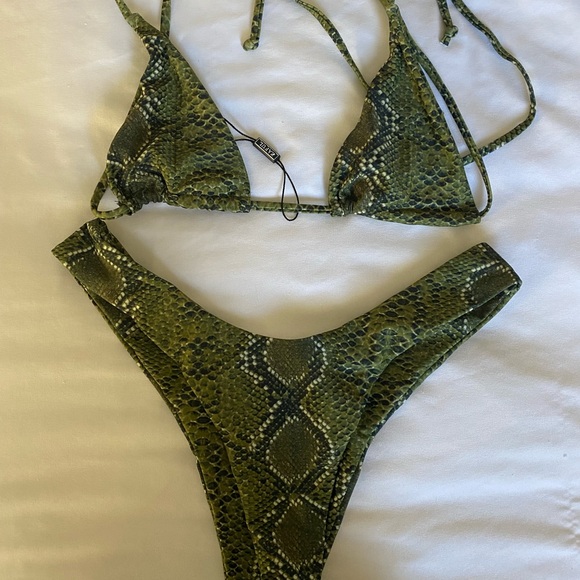 Brand new snake skin bikini - Picture 1 of 1